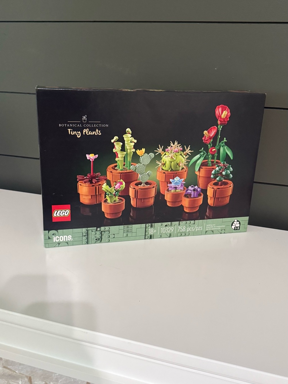 LEGO Tiny Plants Botanical Set - Green, Brown, Red, Purple 10329 BRAND NEW